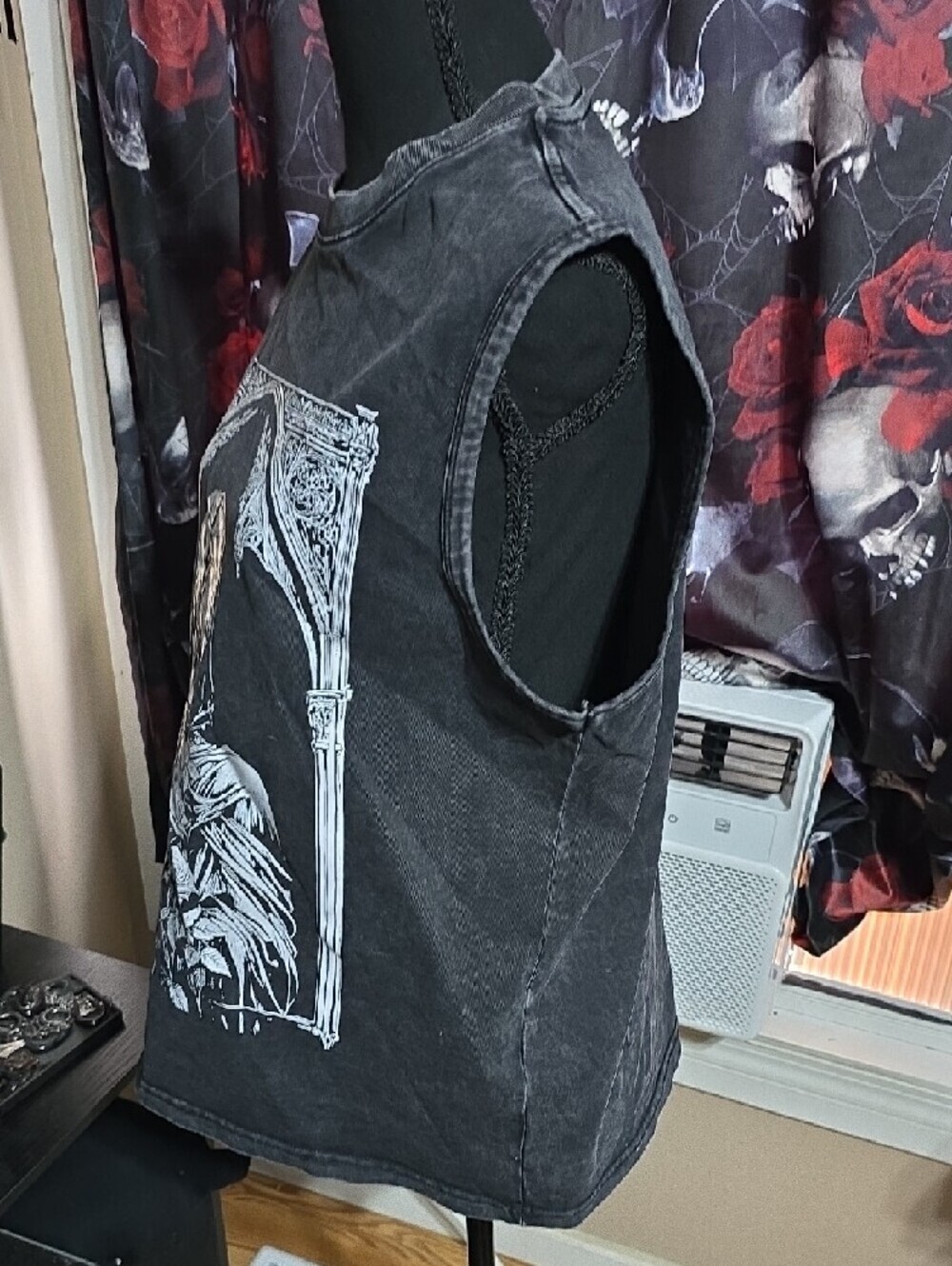 Gothic Hooded Figure Graphic Muscle Tee - Black - Picture 5 of 7